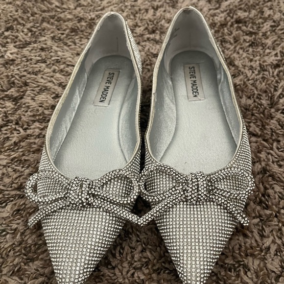 Steve Madden Shoes - Steve Madden Silver Bow Flats